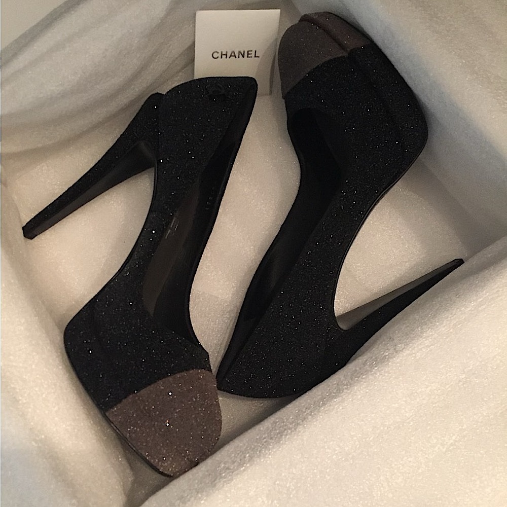 Authentic Designer Chanel Pumps - Picture 2 of 6